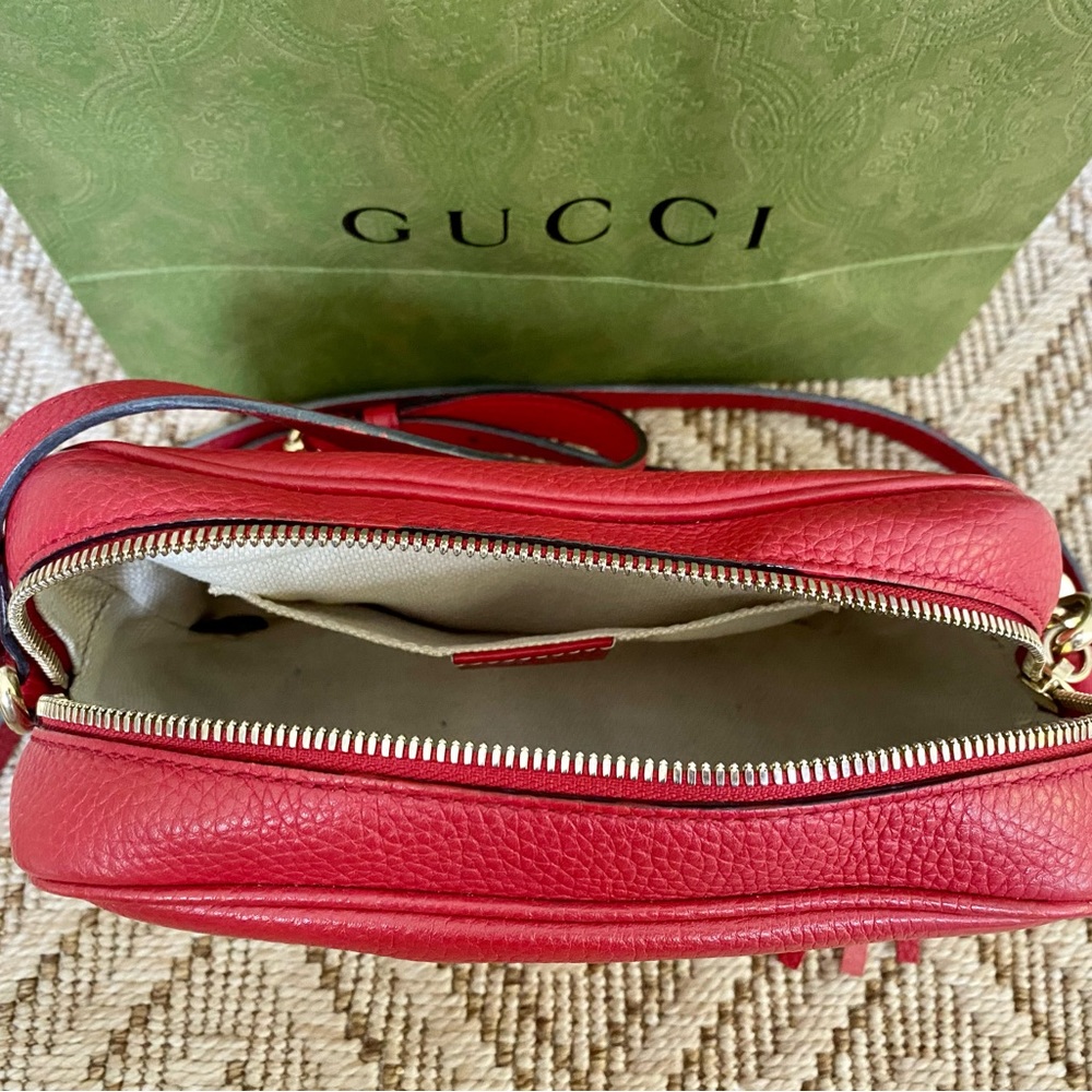 Authentic Gucci Red Small Soho Bag - Picture 5 of 13